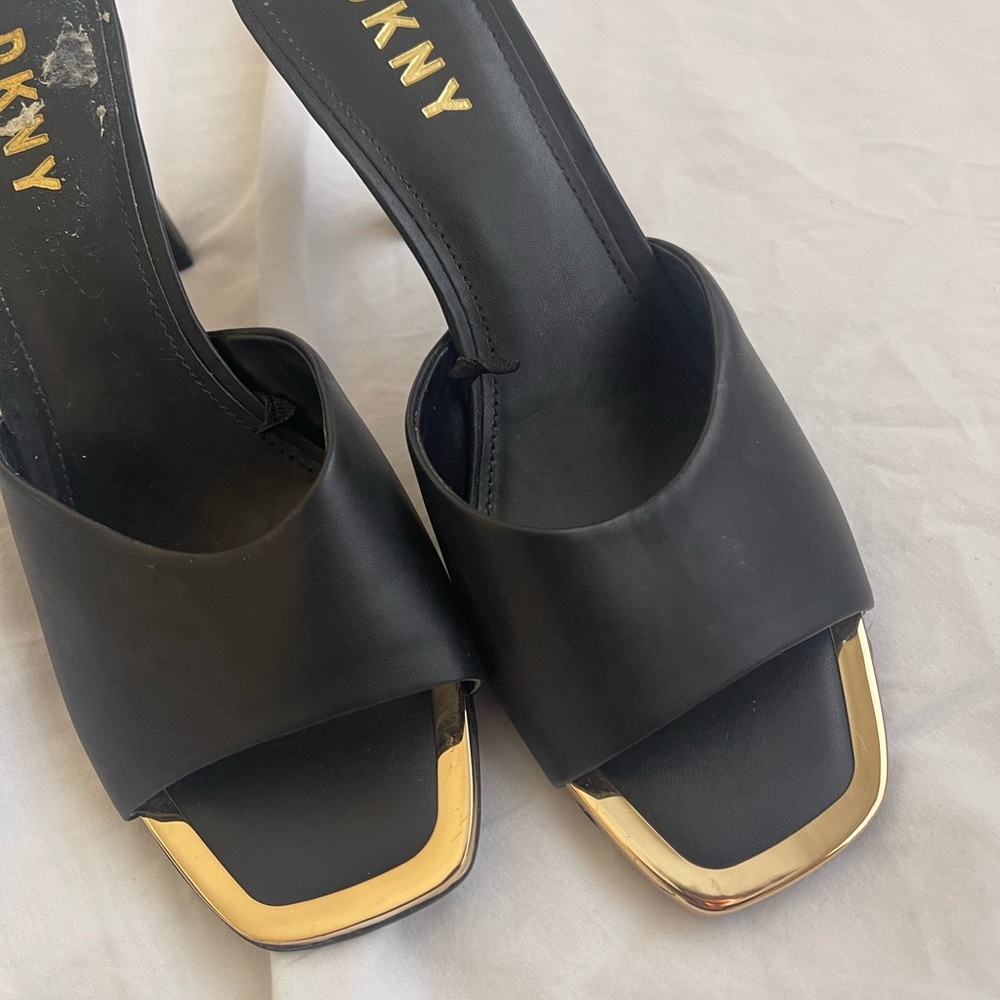 Heels - Picture 3 of 3